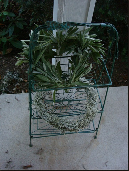 sourdough and sage and artemesia wreaths 011