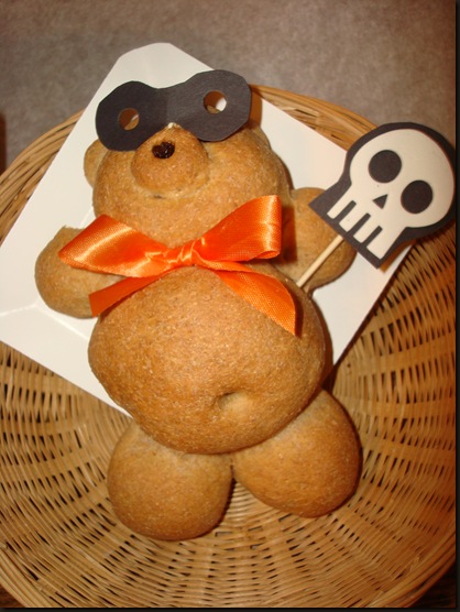 Halloween bread bears 005