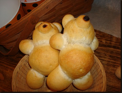 Halloween bread bears 008