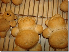 Halloween bread bears 006